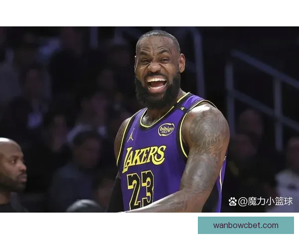 勒布朗复出五战全胜背靠背三双刷新六项纪录达成历史里程碑 勒布朗复出五战全胜背靠背三双刷新六项纪录达成历史里程碑